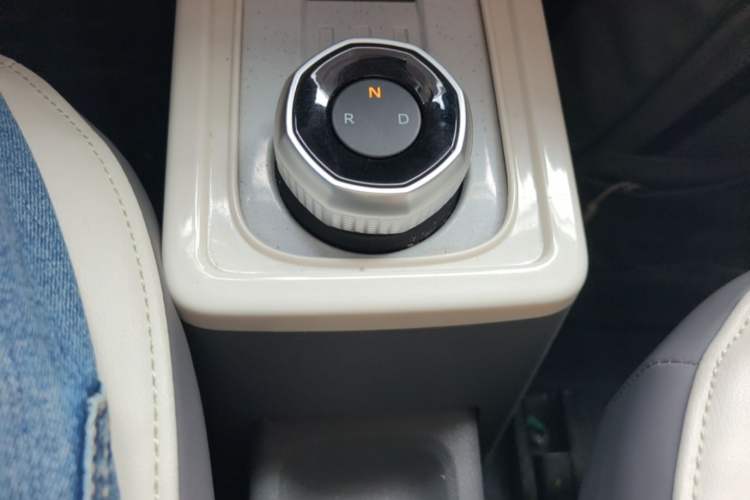 Used Geely Galaxy Panda 2024 200km Panda Rider Gear Lever