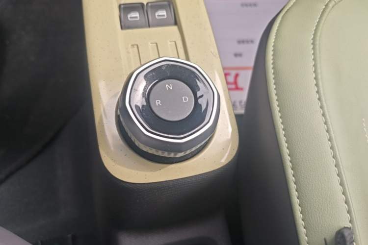 Used Geely Galaxy Panda 2024 200km Panda Rider Gear Lever