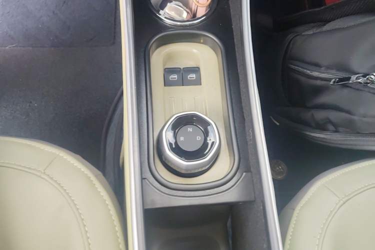 Used Geely Galaxy Panda 2024 200km Panda Rider Gear Lever