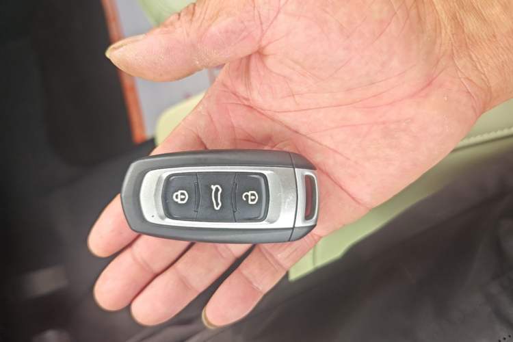 Used Geely Galaxy Panda 2024 200km Panda Rider Interior 1