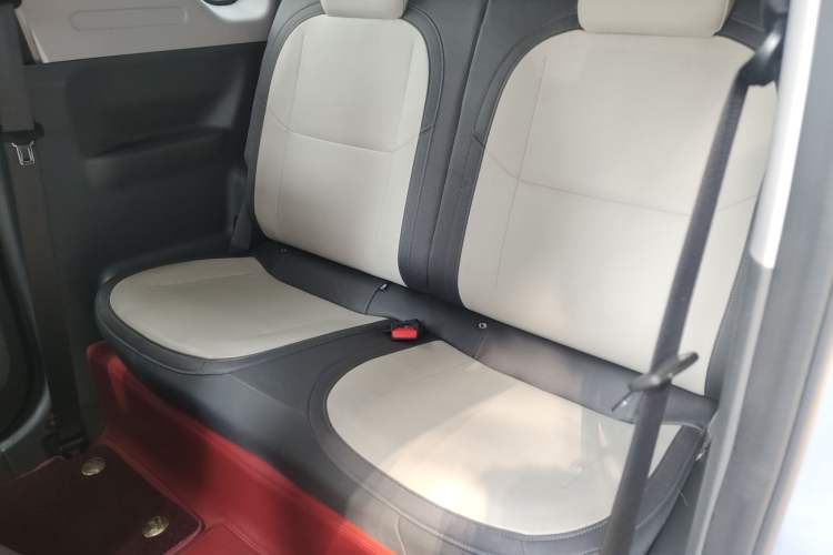 Used Geely Galaxy Panda 2024 200km Panda Kart Interior 1