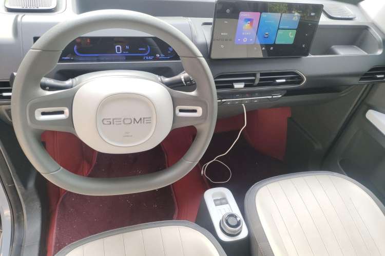 Used Geely Galaxy Panda 2024 200km Panda Kart Interior 3
