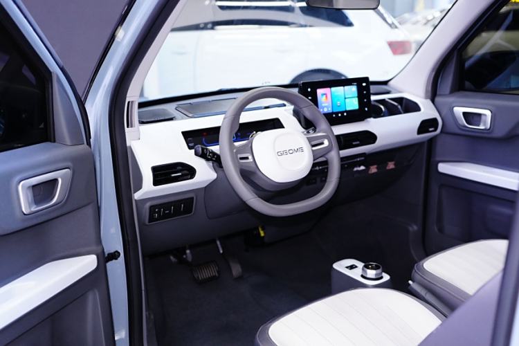 Used Geely Galaxy Panda 2024 200km Panda Kart Interior 5