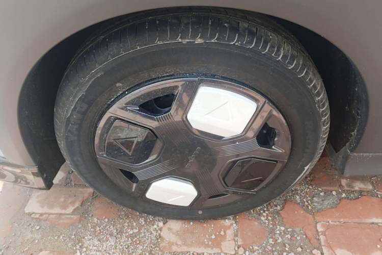 Used Geely Galaxy Panda 2024 200km Panda Kart Left Front Wheel Hub