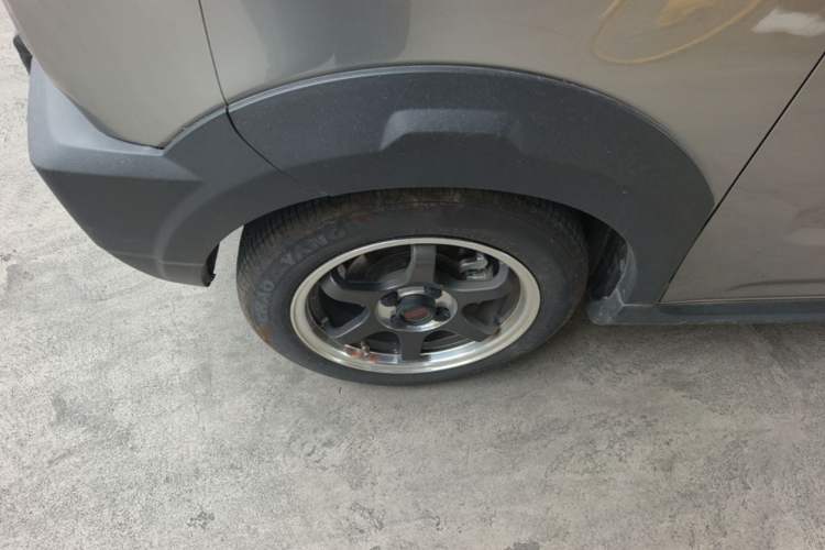 Used Geely Galaxy Panda 2024 200km Panda Rider Left Front Wheel Hub