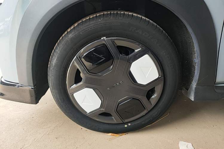 Used Geely Galaxy Panda 2024 200km Panda Kart Left Front Wheel Hub