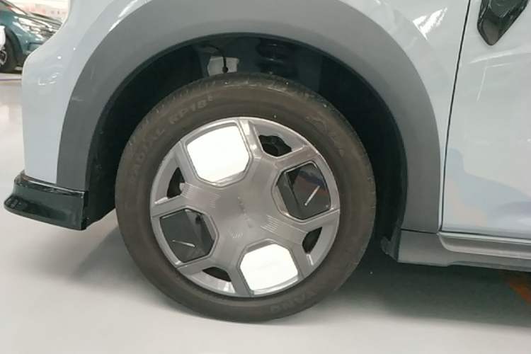 Used Geely Galaxy Panda 2024 200km Panda Kart Left Front Wheel Hub