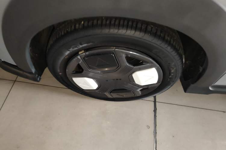 Used Geely Galaxy Panda 2024 200km Panda Kart Left Front Wheel Hub