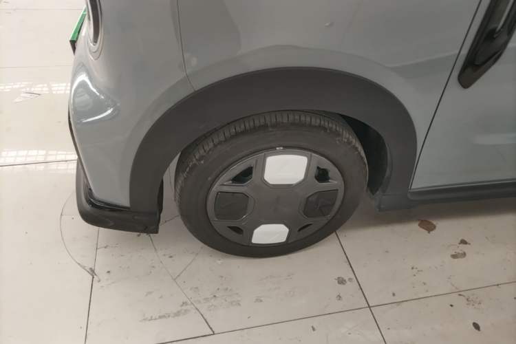 Used Geely Galaxy Panda 2024 200km Panda Kart Left Front Wheel Hub