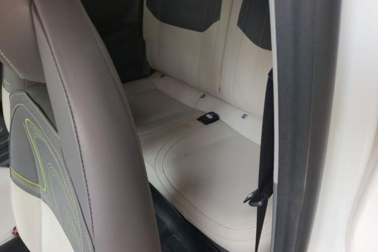 Used Geely Galaxy Panda 2024 200km Panda Rider Left Rear Seat
