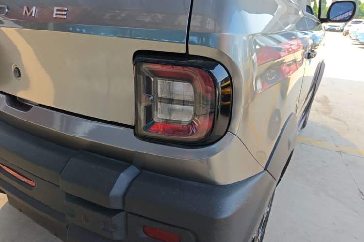 Used Geely Galaxy Panda 2024 200km Panda Rider Right Rear Taillight
