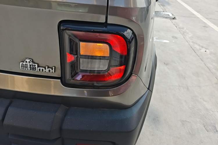 Used Geely Galaxy Panda 2024 200km Panda Rider Right Rear Taillight