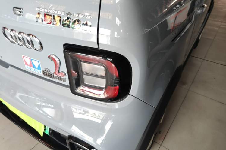 Used Geely Galaxy Panda 2024 200km Panda Kart Right Rear Taillight