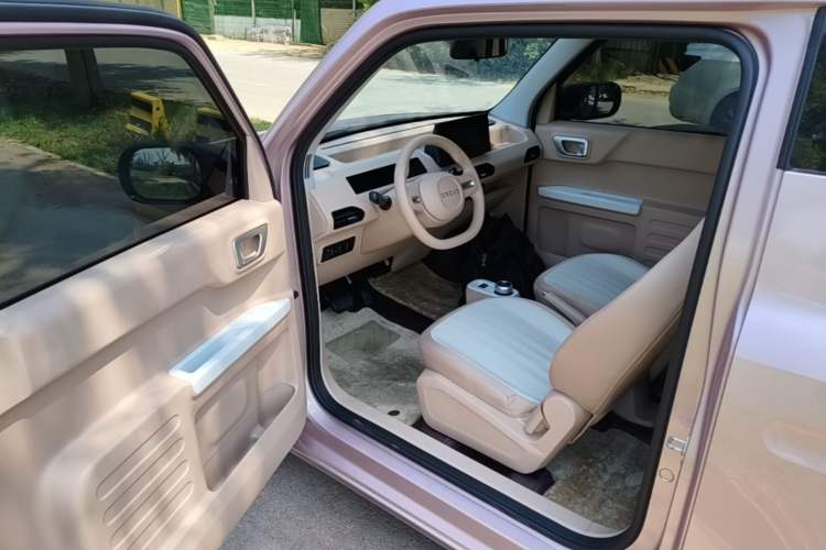 Used Geely Galaxy Panda 2024 Panda Mini 200km Endurance Bear Driver Seat