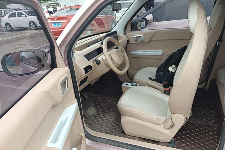 Used Geely Galaxy Panda 2024 Panda Mini 200km Endurance Bear Driver Seat