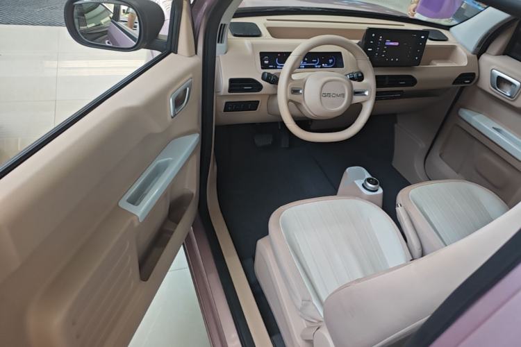 Used Geely Galaxy Panda 2024 Panda Mini 200km Endurance Bear Driver Seat