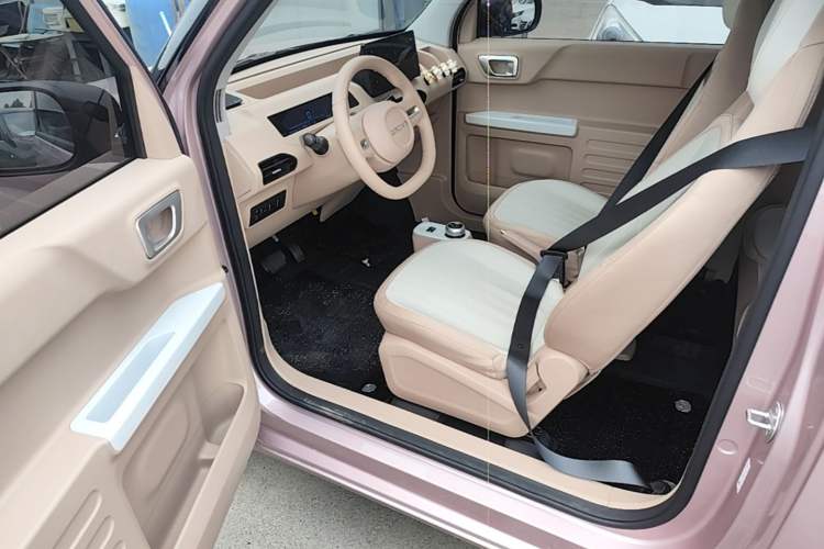 Used Geely Galaxy Panda 2024 Panda Mini 200km Endurance Bear Driver Seat