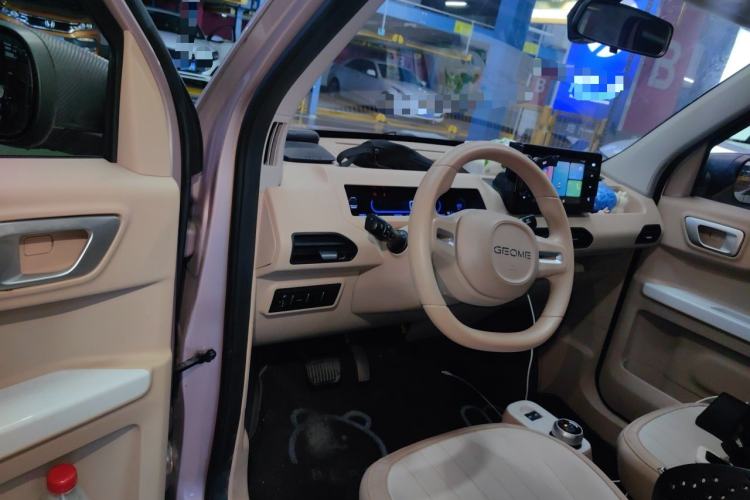 Used Geely Galaxy Panda 2024 Panda Mini 200km Endurance Bear Driver Seat