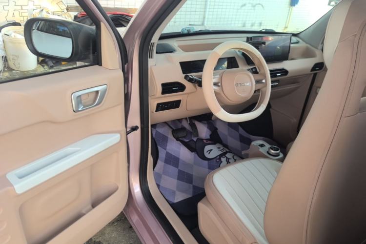 Used Geely Galaxy Panda 2024 Panda Mini 200km Dragon Edition Driver Seat