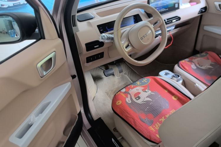 Used Geely Galaxy Panda 2024 Panda Mini 200km Endurance Bear Driver Seat