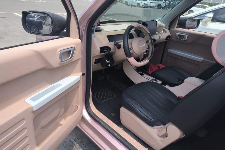 Used Geely Galaxy Panda 2024 Panda Mini 200km Endurance Bear Driver Seat