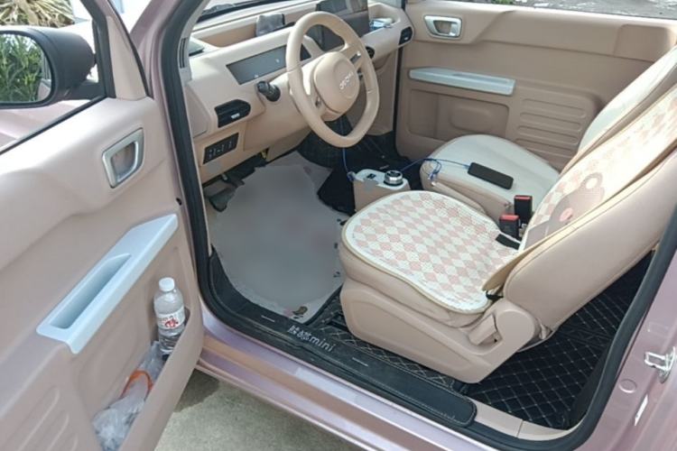 Used Geely Galaxy Panda 2024 Panda Mini 200km Endurance Bear Driver Seat