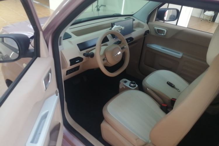 Used Geely Galaxy Panda 2024 Panda Mini 200km Endurance Bear Driver Seat