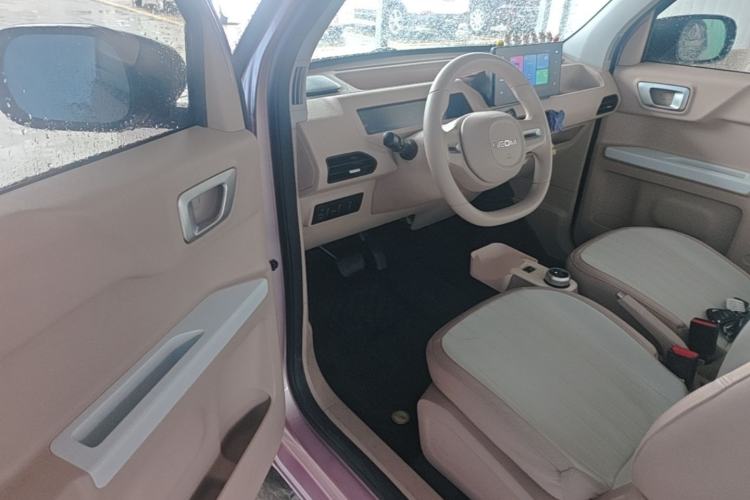 Used Geely Galaxy Panda 2024 Panda Mini 200km Endurance Bear Driver Seat