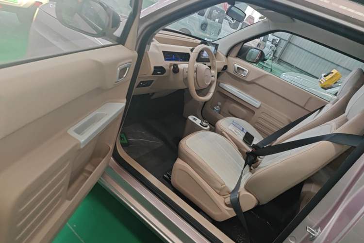 Used Geely Galaxy Panda 2024 Panda Mini 200km Longteng PRO Edition Driver Seat