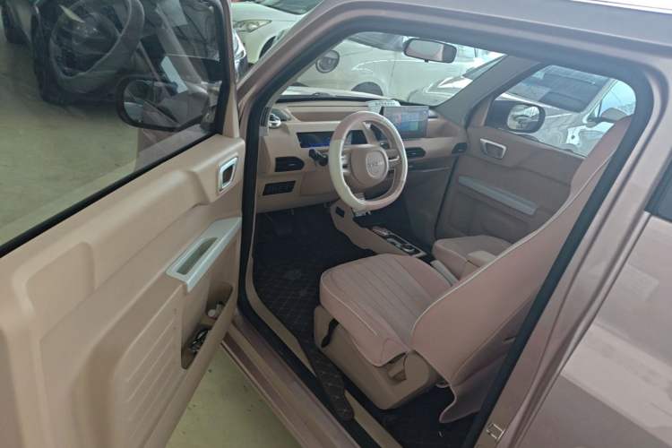 Used Geely Galaxy Panda 2024 Panda Mini 200km Endurance Bear Driver Seat