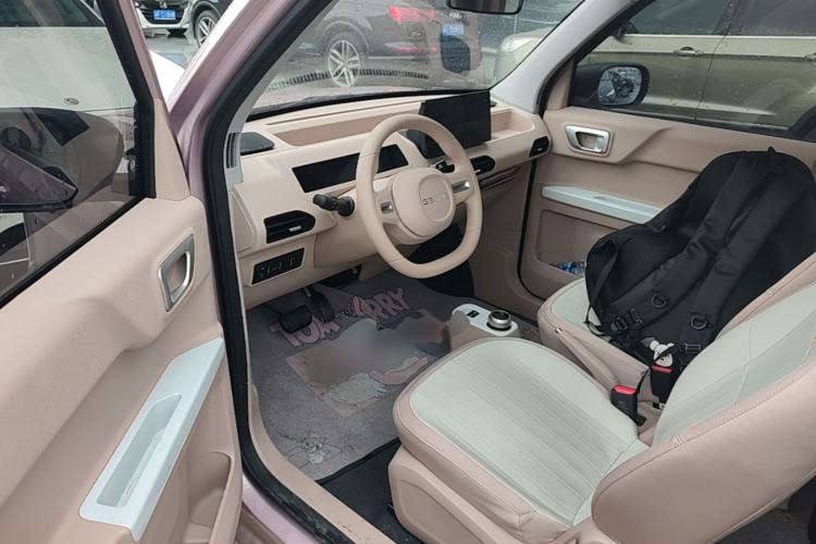 Used Geely Galaxy Panda 2024 Panda Mini 200km Endurance Bear Driver Seat