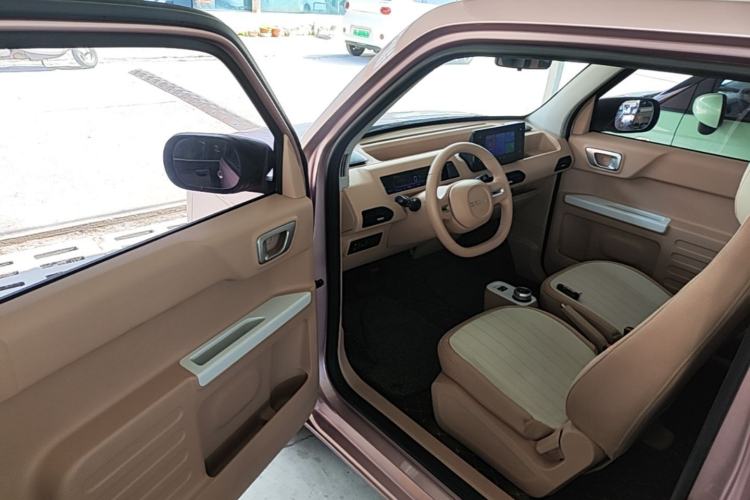 Used Geely Galaxy Panda 2024 Panda Mini 200km Endurance Bear Driver Seat
