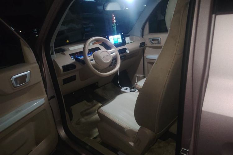 Used Geely Galaxy Panda 2024 Panda Mini 200km Endurance Bear Driver Seat