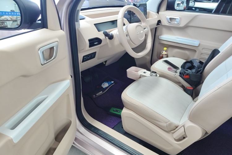 Used Geely Galaxy Panda 2024 Panda Mini 200km Endurance Bear Driver Seat