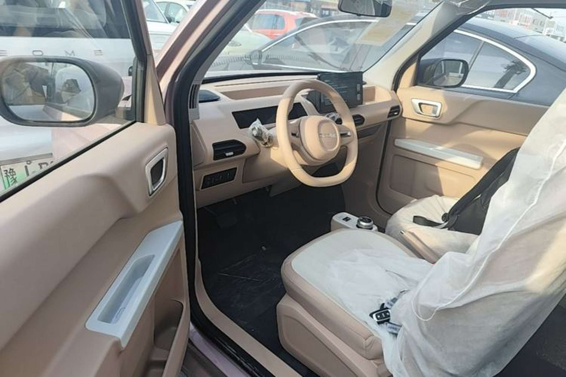 Used Geely Galaxy Panda 2024 Panda Mini 200km Endurance Bear Driver Seat