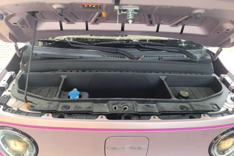 Used Geely Galaxy Panda 2024 200km Panda Kart Engine Bay