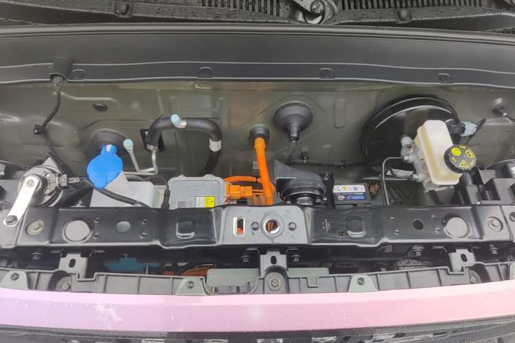 Used Geely Galaxy Panda 2024 200km Panda Rider Engine Bay
