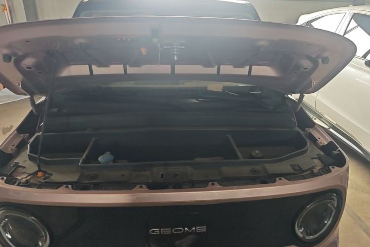 Used Geely Galaxy Panda 2024 Panda Mini 200km Endurance Bear Engine Bay