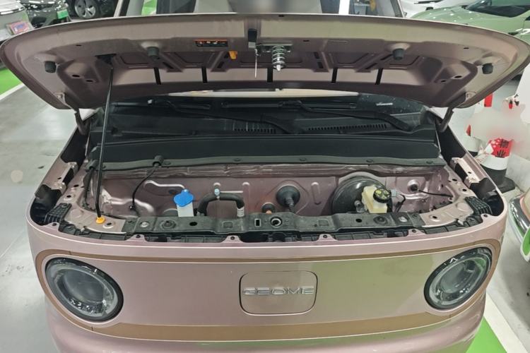 Used Geely Galaxy Panda 2024 Panda Mini 200km Endurance Bear Engine Bay