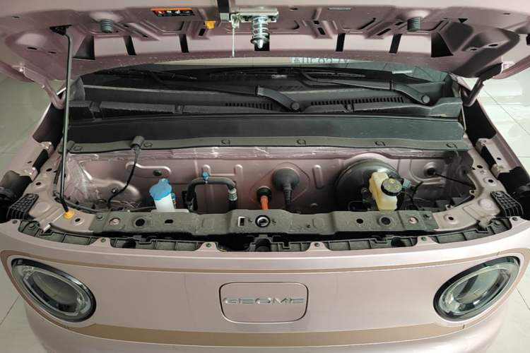 Used Geely Galaxy Panda 2024 Panda Mini 200km Endurance Bear Engine Bay