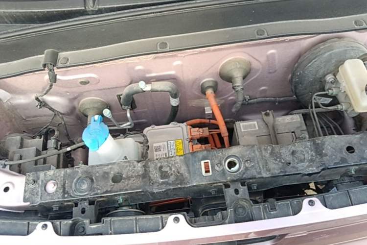 Used Geely Galaxy Panda 2024 Panda Mini 200km Endurance Bear Engine Bay