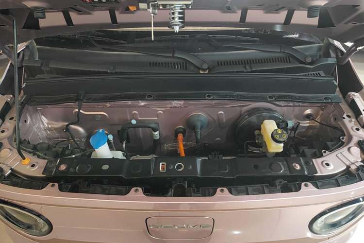 Used Geely Galaxy Panda 2024 Panda Mini 200km Endurance Bear Engine Bay