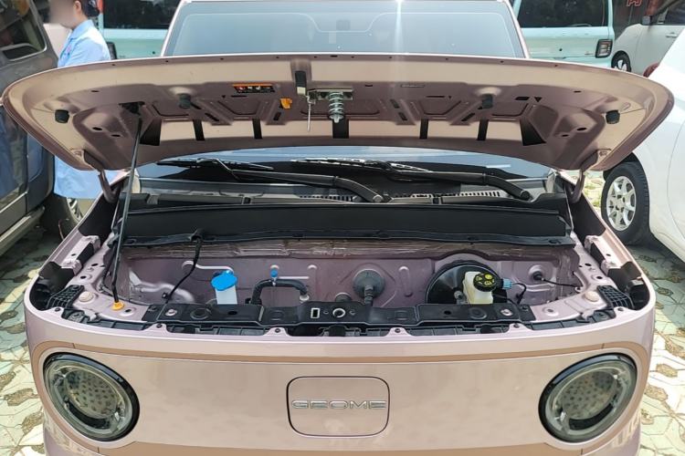 Used Geely Galaxy Panda 2024 Panda Mini 200km Endurance Bear Engine Bay