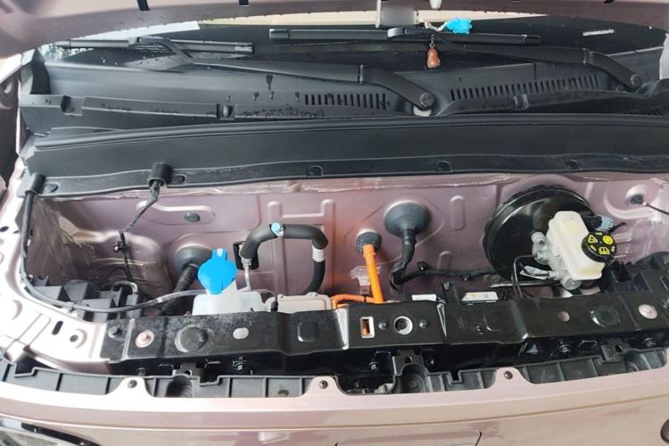 Used Geely Galaxy Panda 2024 Panda Mini 200km Endurance Bear Engine Bay