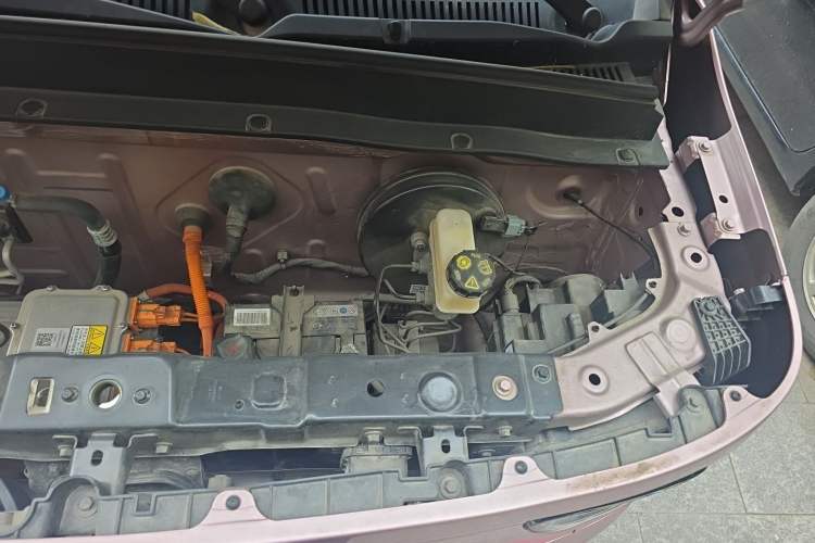 Used Geely Galaxy Panda 2024 Panda Mini 200km Endurance Bear Engine Bay Left