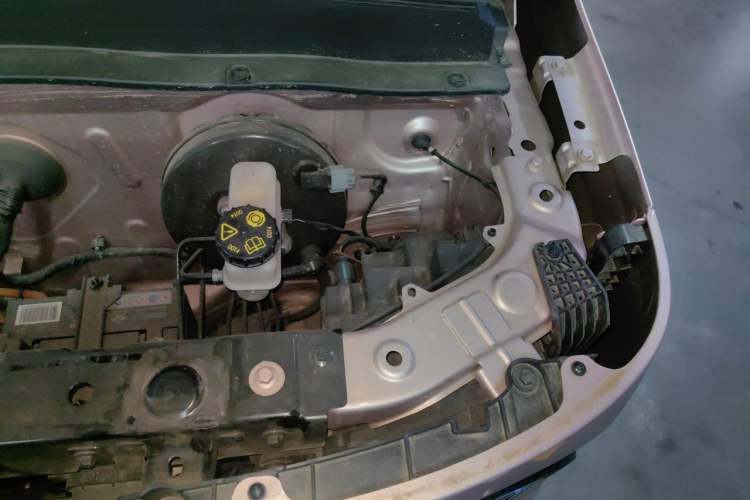 Used Geely Galaxy Panda 2024 Panda Mini 200km Endurance Bear Engine Bay Left