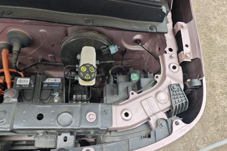 Used Geely Galaxy Panda 2024 Panda Mini 200km Endurance Bear Engine Bay Left