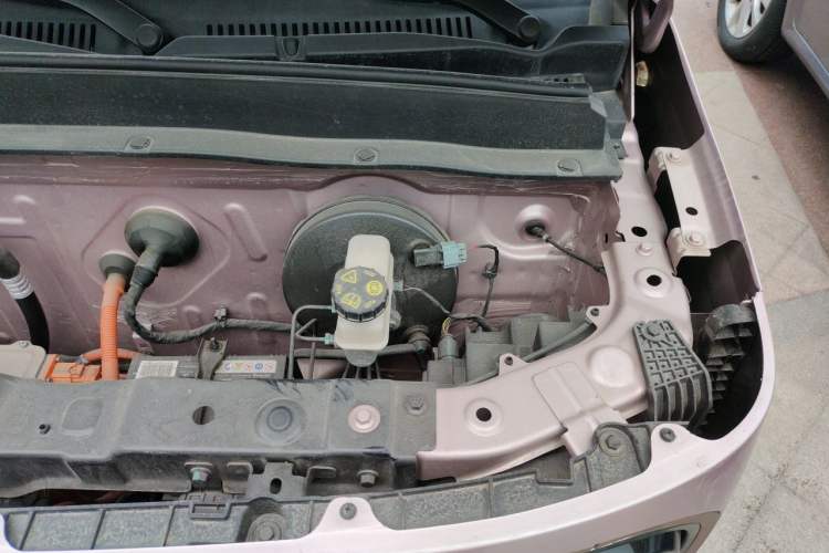 Used Geely Galaxy Panda 2024 Panda Mini 200km Endurance Bear Engine Bay Left