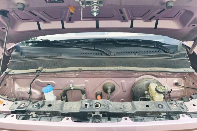 Used Geely Galaxy Panda 2024 Panda Mini 200km Endurance Bear Engine Bay