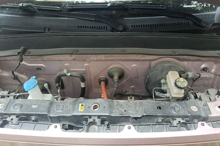 Used Geely Galaxy Panda 2024 Panda Mini 200km Endurance Bear Engine Bay
